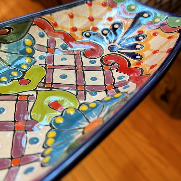 Beautiful Tonala, Mexico platter, dish, handmade and hand painted - Picture 8 of 10